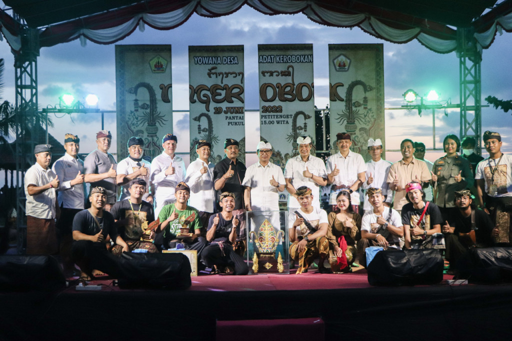 Sekda Adi Arnawa Hadiri Penutupan Ngerobok dan UMKM Kuliner, Ajak Sekaa Truna Junjung Tinggi Kreatifitas, Seni dan Budaya Bali